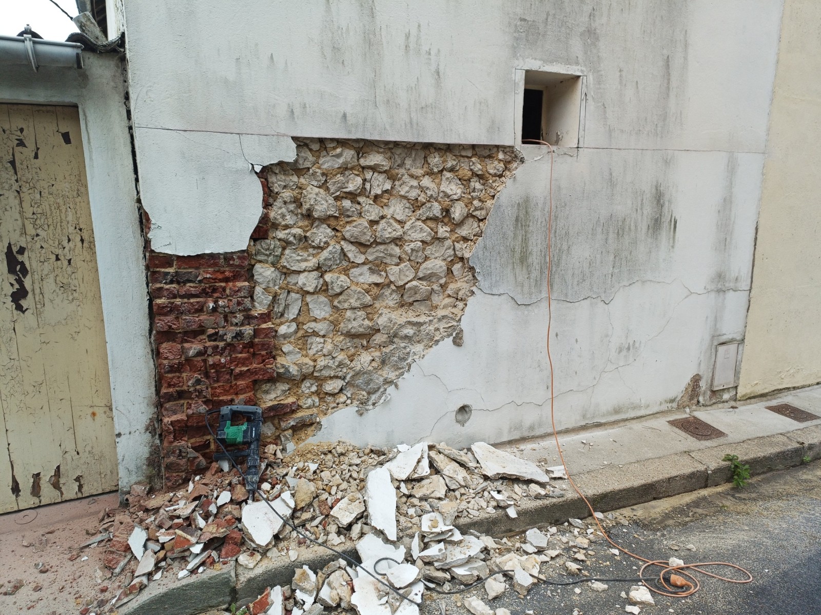 Entreprise de maçonnerie pour la pose d'enduit sur une façade à Fécamp 76