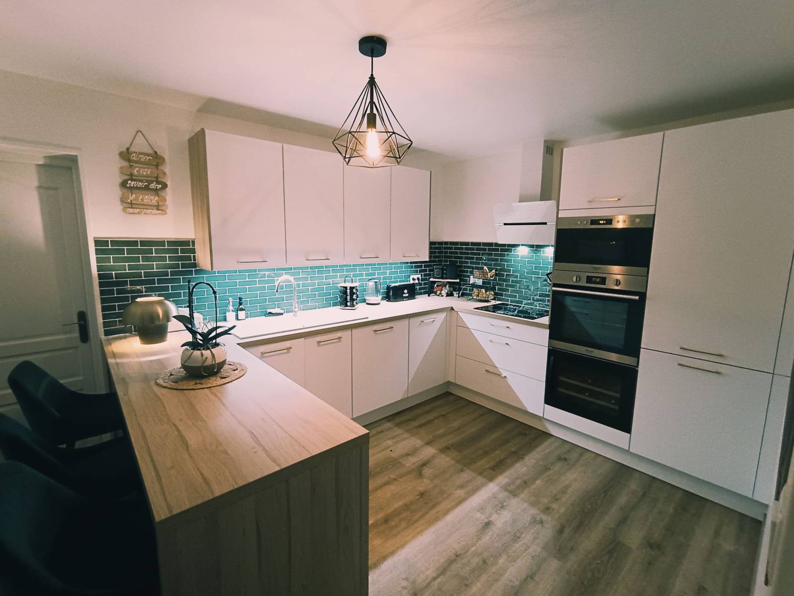 Application de faïence dans une cuisine en rénovation à côté de Fécamp 76