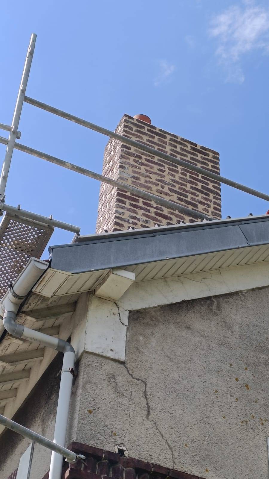 Société pour le rejointoiement d'une souche de cheminée en briques à Fécamp 76