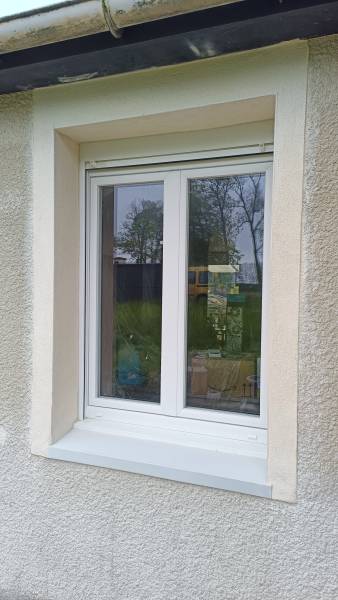 Remplacement de fenêtres en bois par des fenêtres PVC blanches, à Criqueboeuf-en-Caux