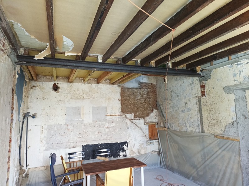 Maçon pour la pose d'un IPN dans une maison en rénovation à Fécamp 76