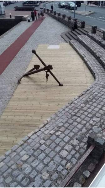 Conception sur-mesure d'une terrasse en bois pour un restaurant à Fécamp 76